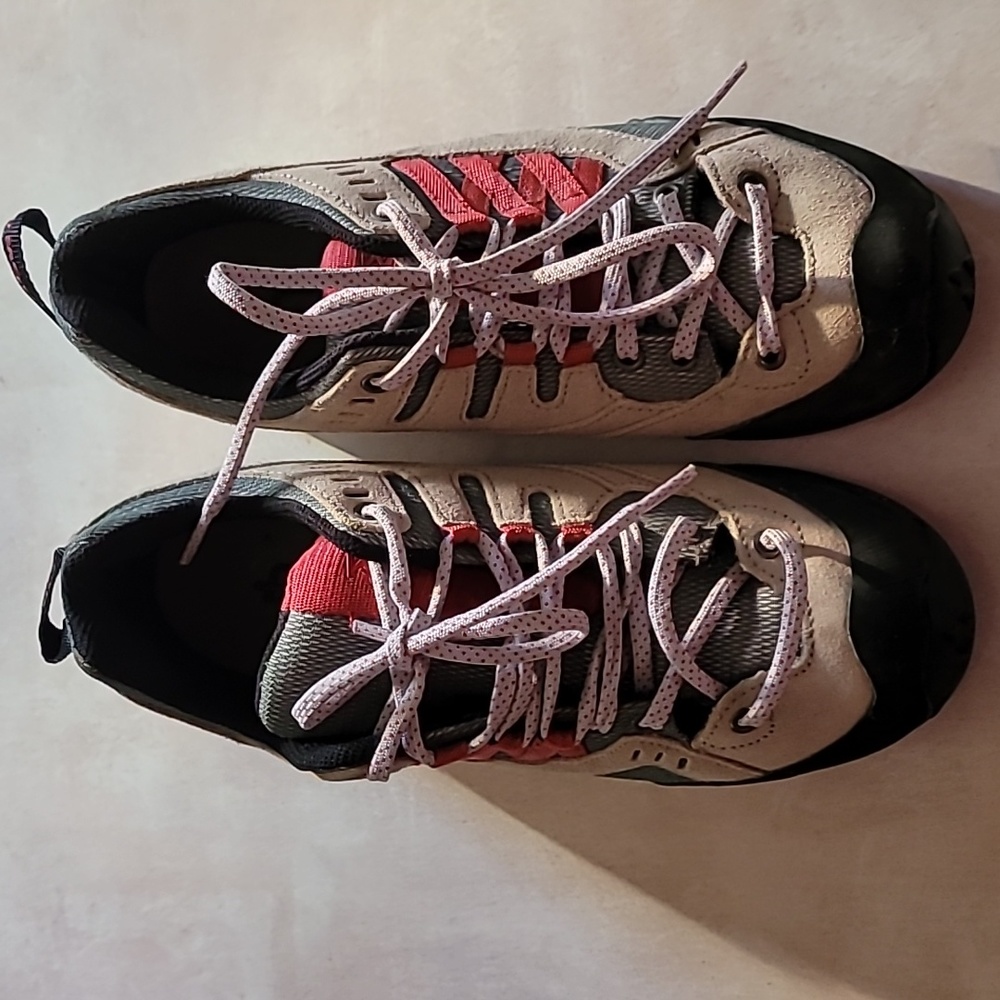 Brand New, never worn GARMONT hiking shoes, US size 8 womens.